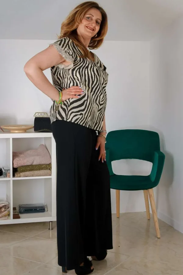 Talissa Mode Blusa animalier scollo a v con rifiniture in oro taglie comode Outlet