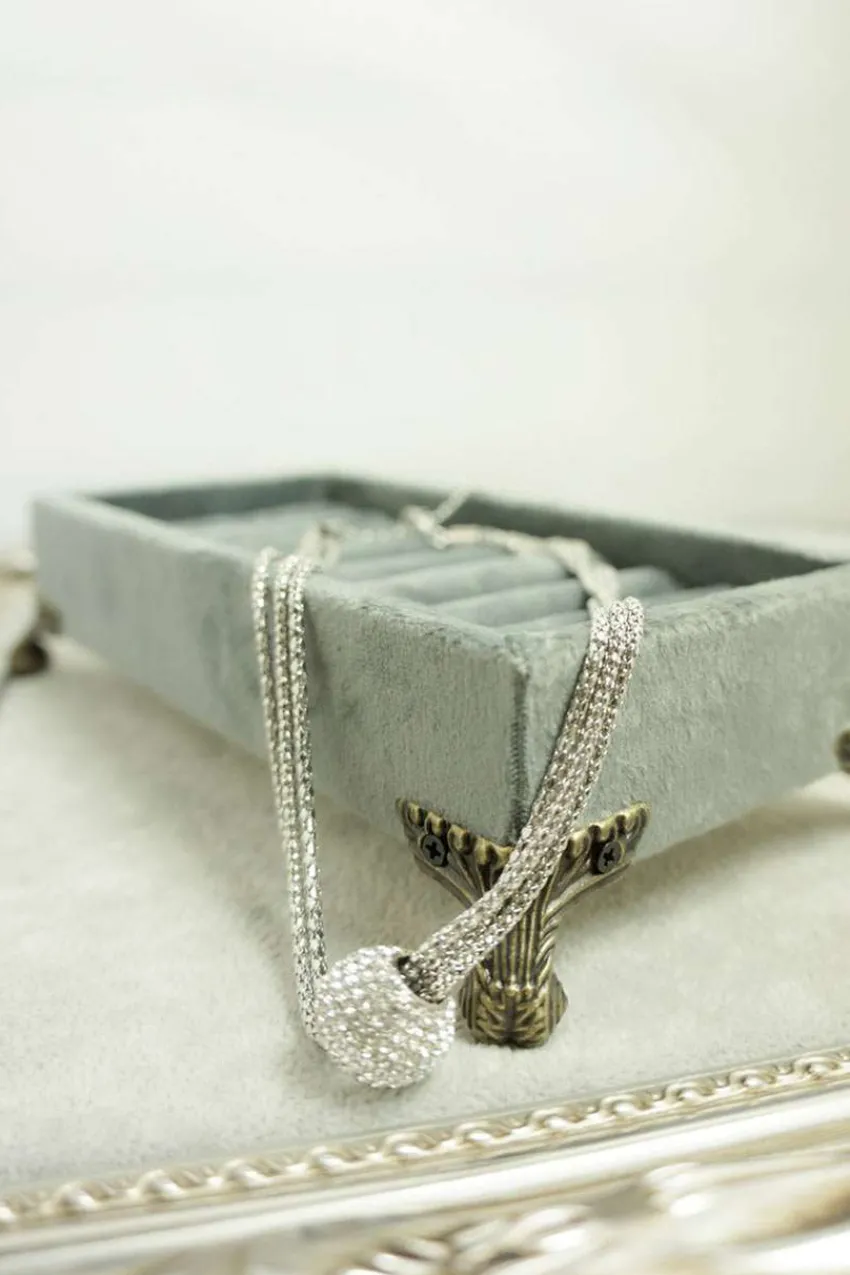 collana_con_perlina_lumin_1-1.webp Donna Curvy Collana con perlina luminosa Outlet