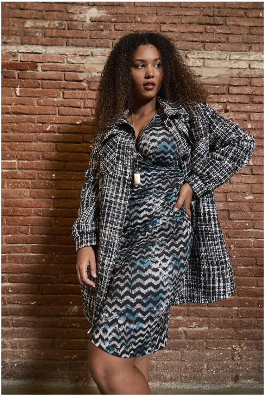 vestito_incrociato_con_st_1.webp SPG Woman Vestito incrociato con stampa a zigzag taglie comode Fashion