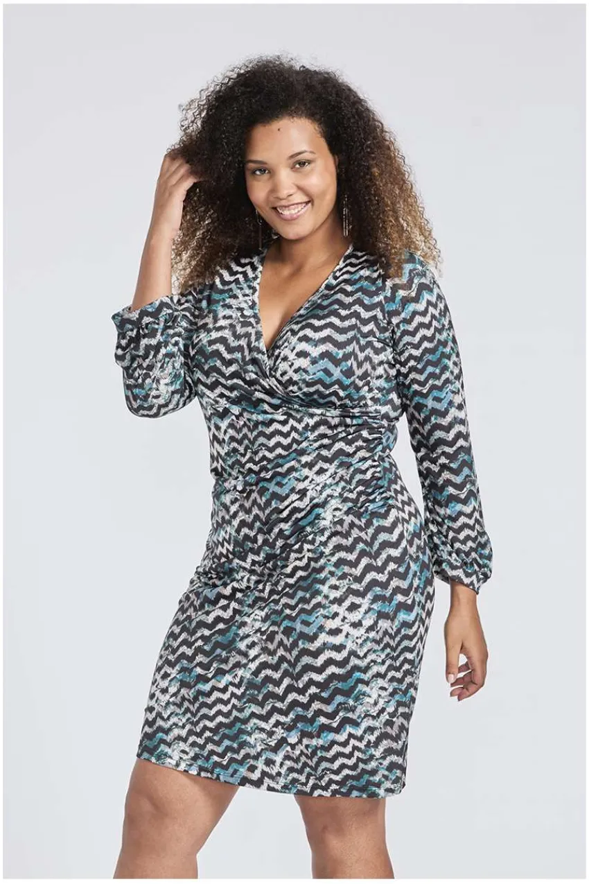 vestito_incrociato_con_st_3.webp SPG Woman Vestito incrociato con stampa a zigzag taglie comode Fashion